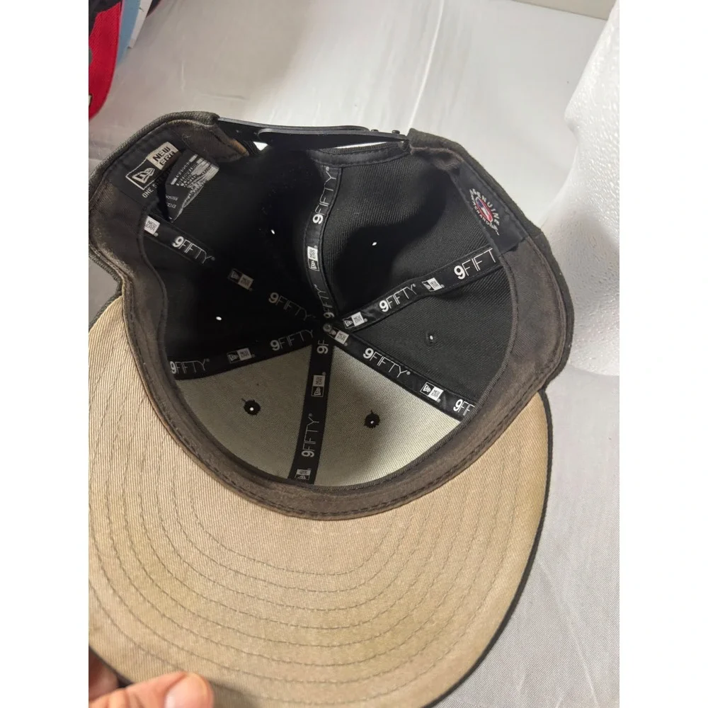 New Era 9FIFTY New York Yankees Snapback Hat Black Tan Undervisor MLB Cap